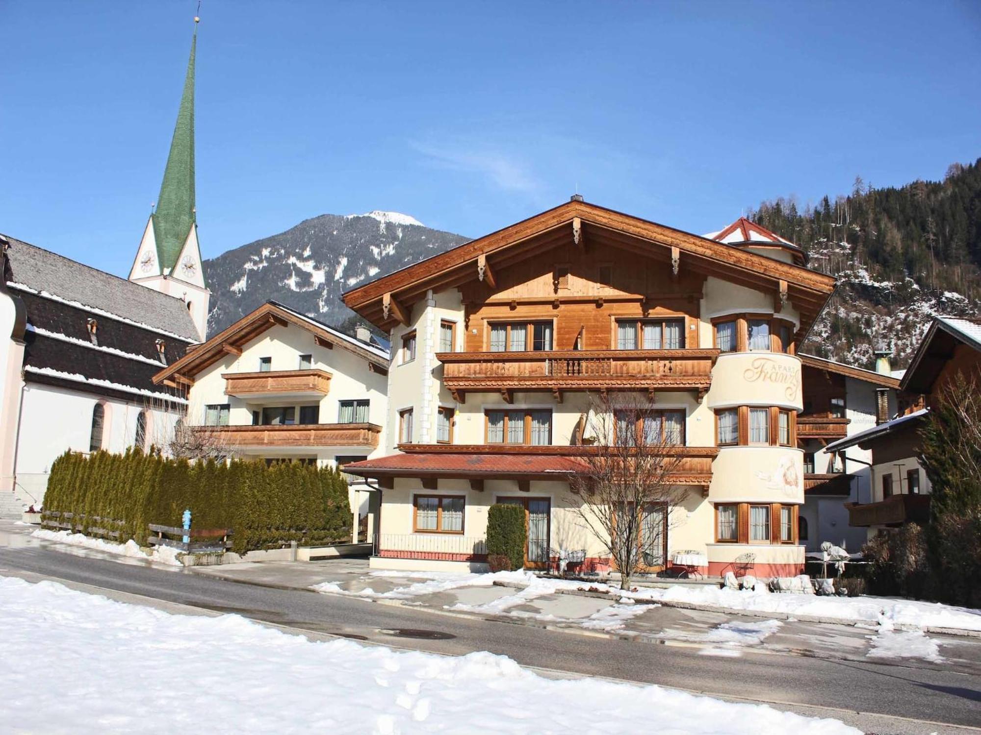 שטום Attractive Holiday Home In Kaltenbach On The Ski Slope מראה חיצוני תמונה