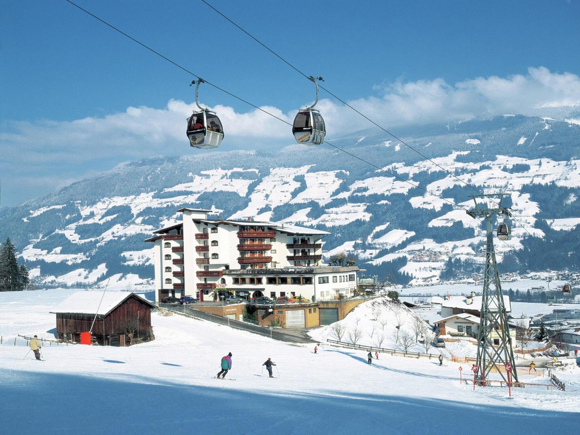 שטום Attractive Holiday Home In Kaltenbach On The Ski Slope מראה חיצוני תמונה