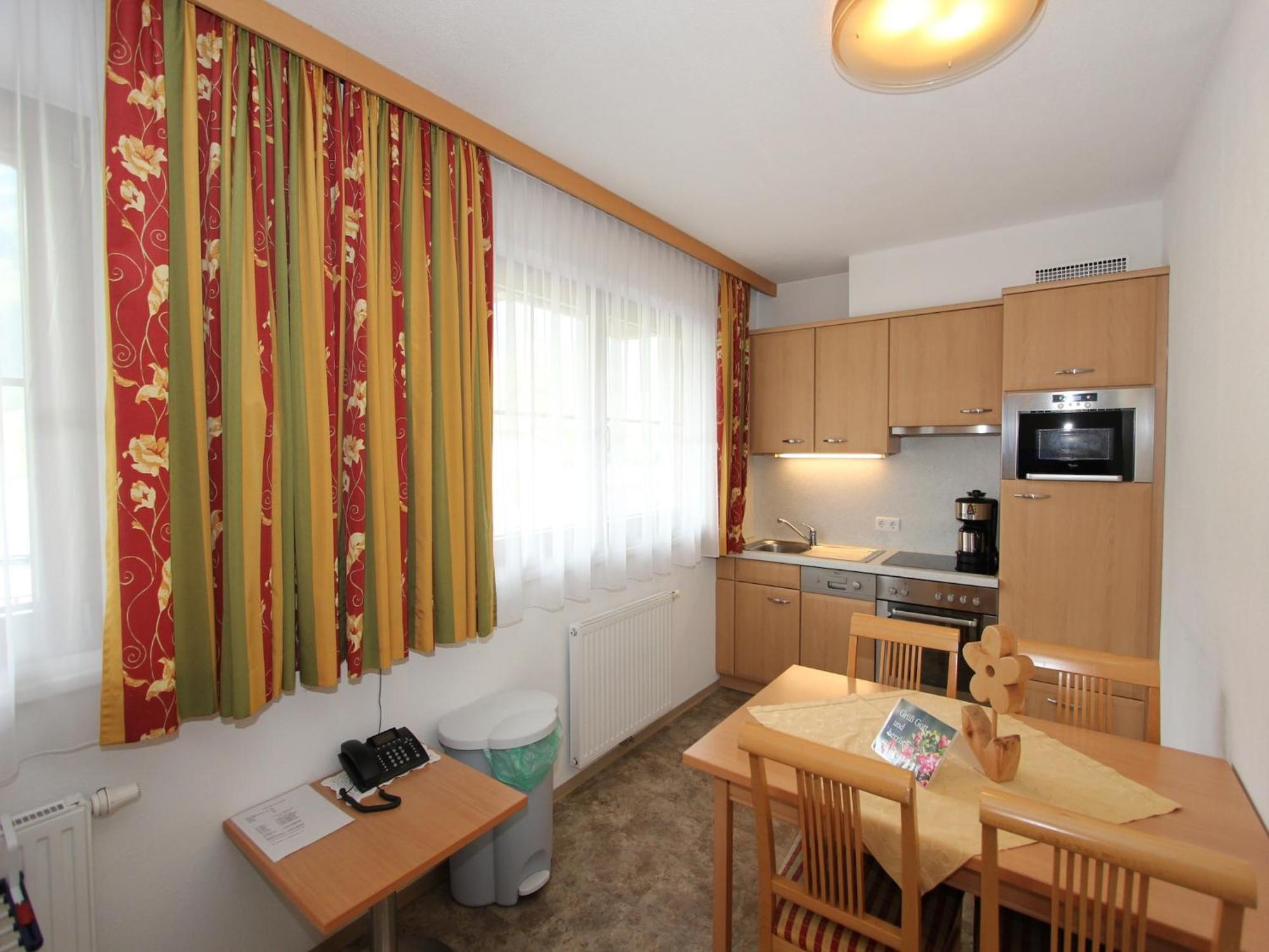 שטום Attractive Holiday Home In Kaltenbach On The Ski Slope מראה חיצוני תמונה