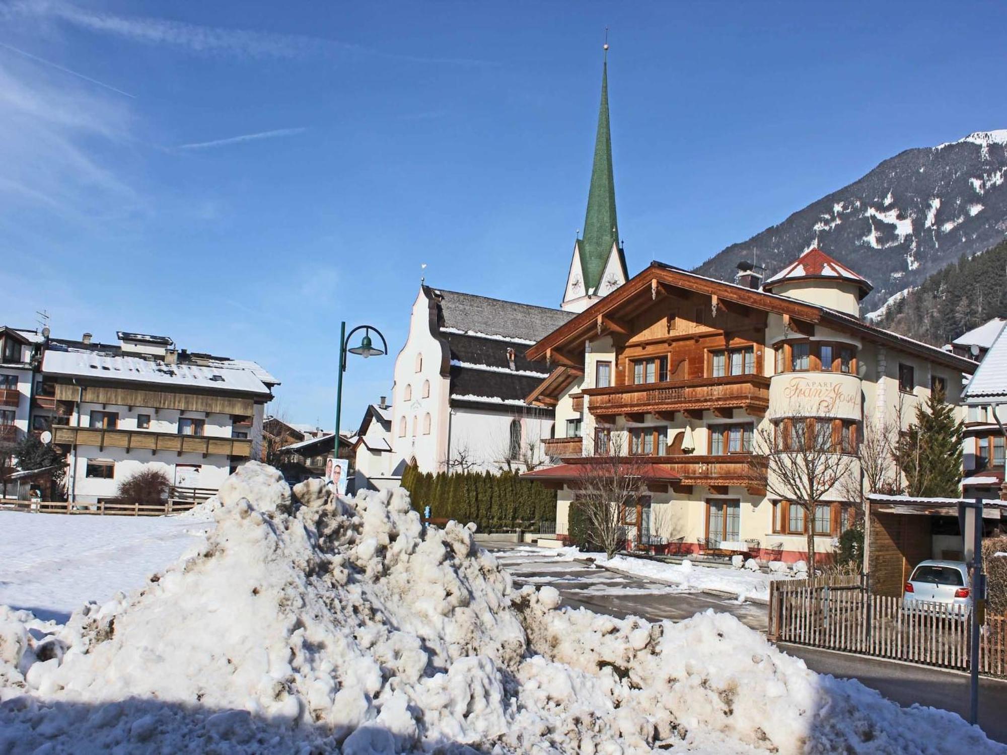 שטום Attractive Holiday Home In Kaltenbach On The Ski Slope מראה חיצוני תמונה